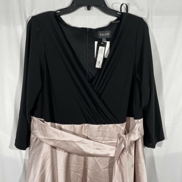 NWT XSCAPE [ PLUS Size‎ 16W] 3/4 Sleeve Satin Ball Gown in Black - Picture 5 of 12